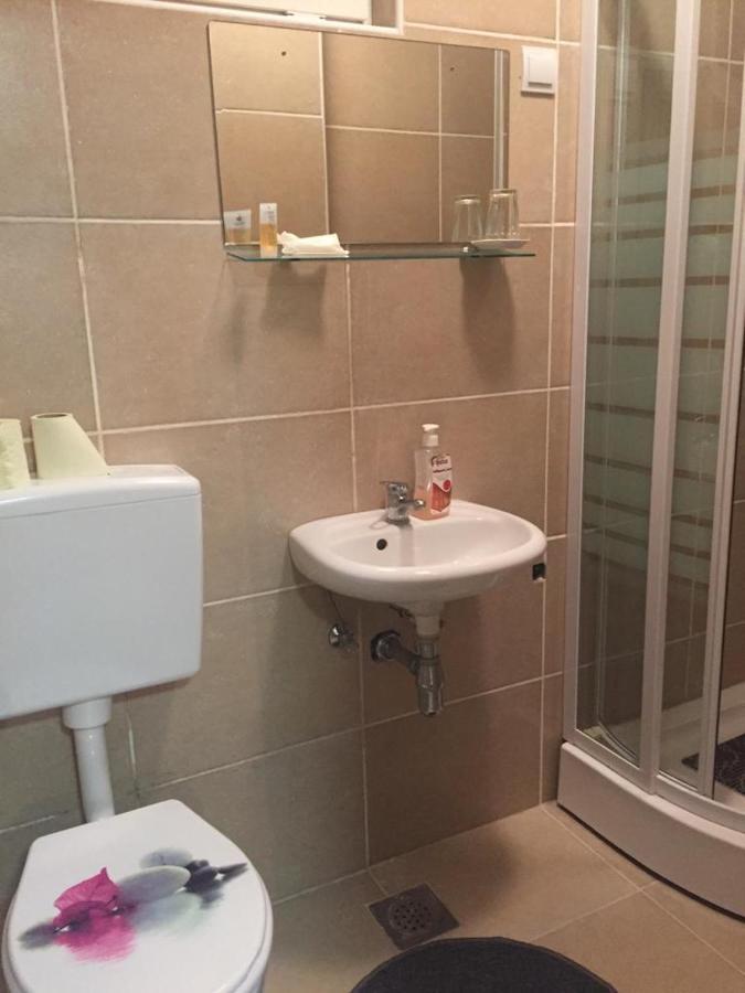 Apartmani Anton Osijek Bagian luar foto